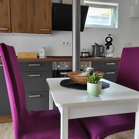Mandelas Cozy Lounge Apartment Schmelz Bagian luar foto