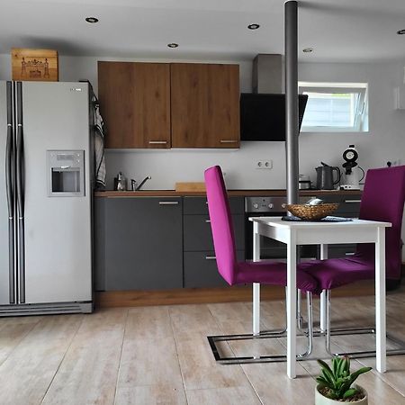 Mandelas Cozy Lounge Apartment Schmelz Bagian luar foto