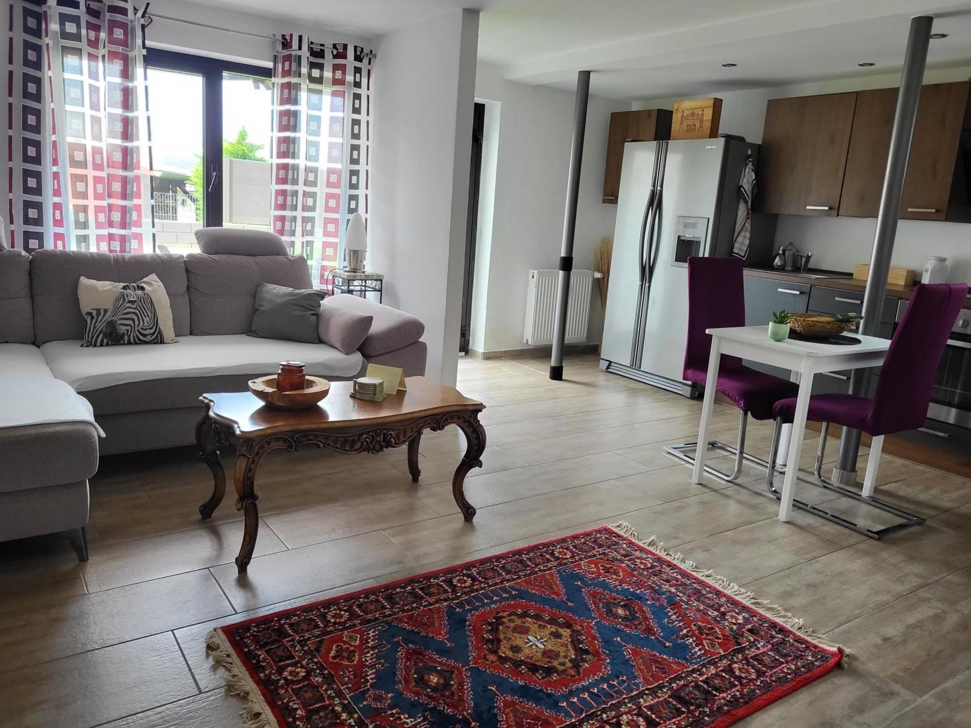 Mandelas Cozy Lounge Apartment Schmelz Bagian luar foto