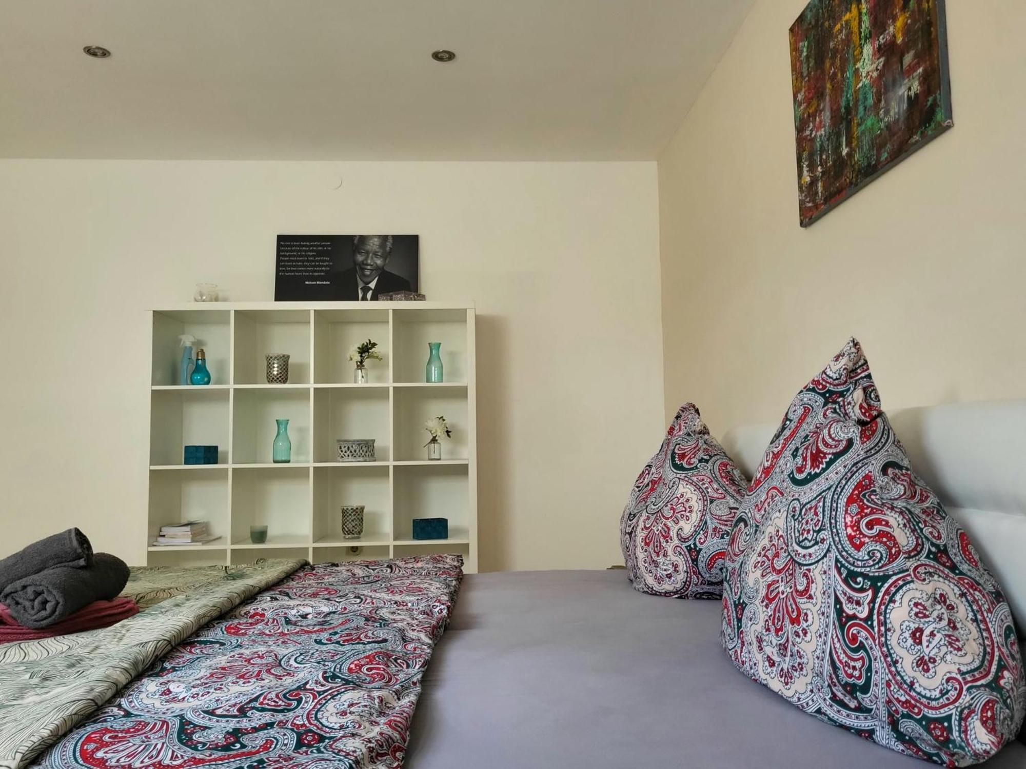 Mandelas Cozy Lounge Apartment Schmelz Bagian luar foto